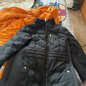 Michael Michael Kors Women's Quilted Puffer Jacket with Zipper Chest Pocket